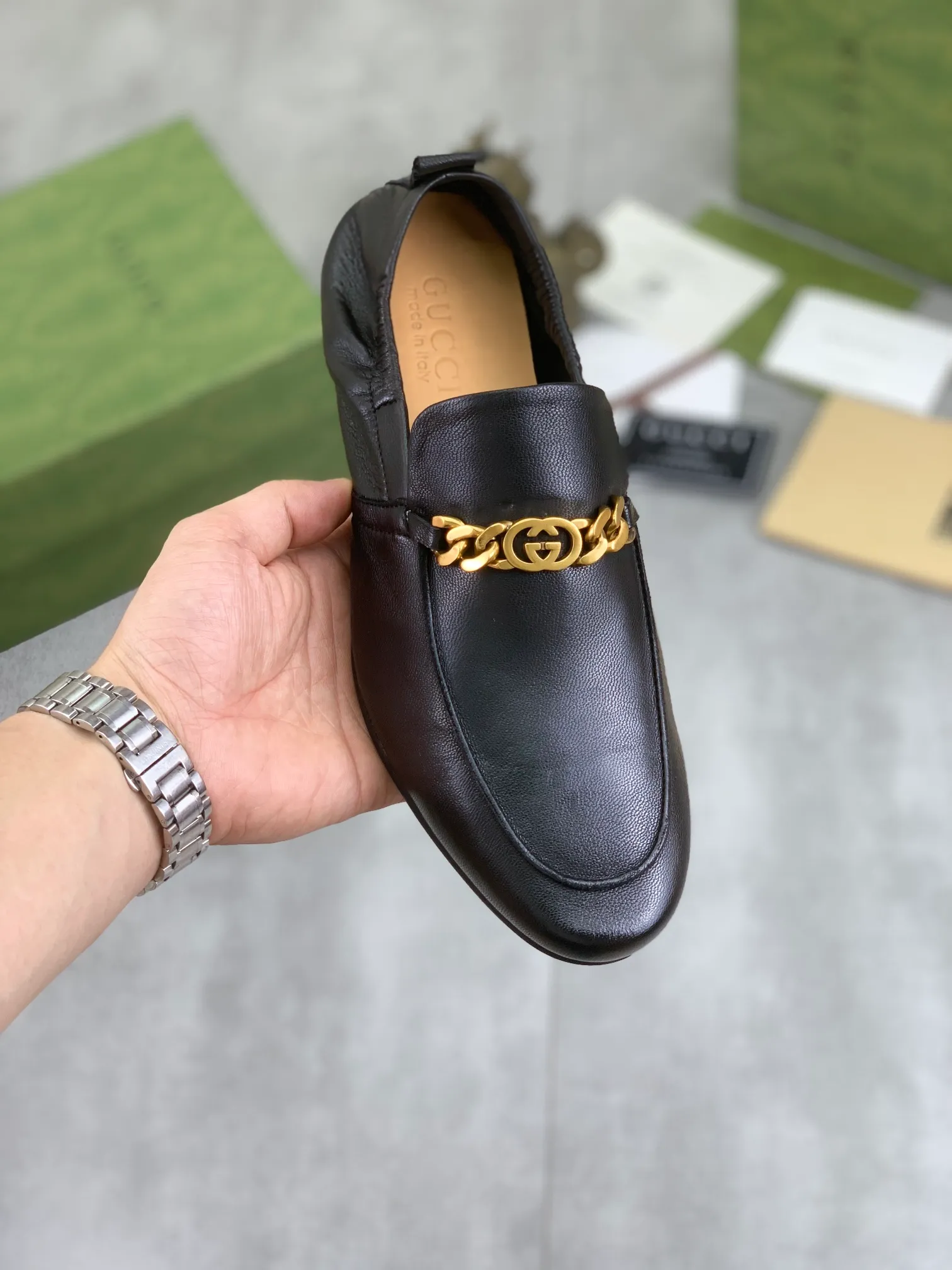 Men's Men's Shoes💰P520💰【New Style】Water-dyed Niuli Gucci's most popular selection of lazy slip-on leather shoes (Gucci) official website latest Gucci lazy leather shoes, hot style 💥 simple and elegant style, exclusive for trendy men. Unique official website latest brand original double G embossing Elements 👑 Original Gucci decoration, fashionable and elegant, fabric original calfskin ✅ fully imported first-layer cowhide lining, official website designated wear-resistant, rubber business outsole, classic model taken at the counter in real life 🎬38-44 black brown optional